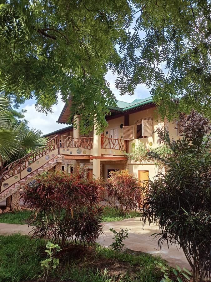 לינה וארוחת בוקר דיאני ביץ' Tombo House מראה חיצוני תמונה