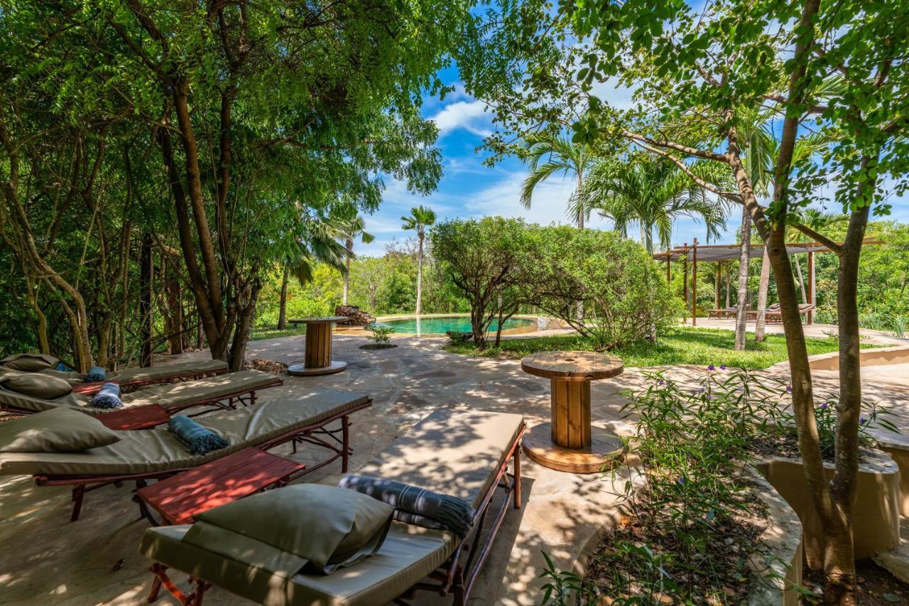 לינה וארוחת בוקר דיאני ביץ' Tombo House מראה חיצוני תמונה