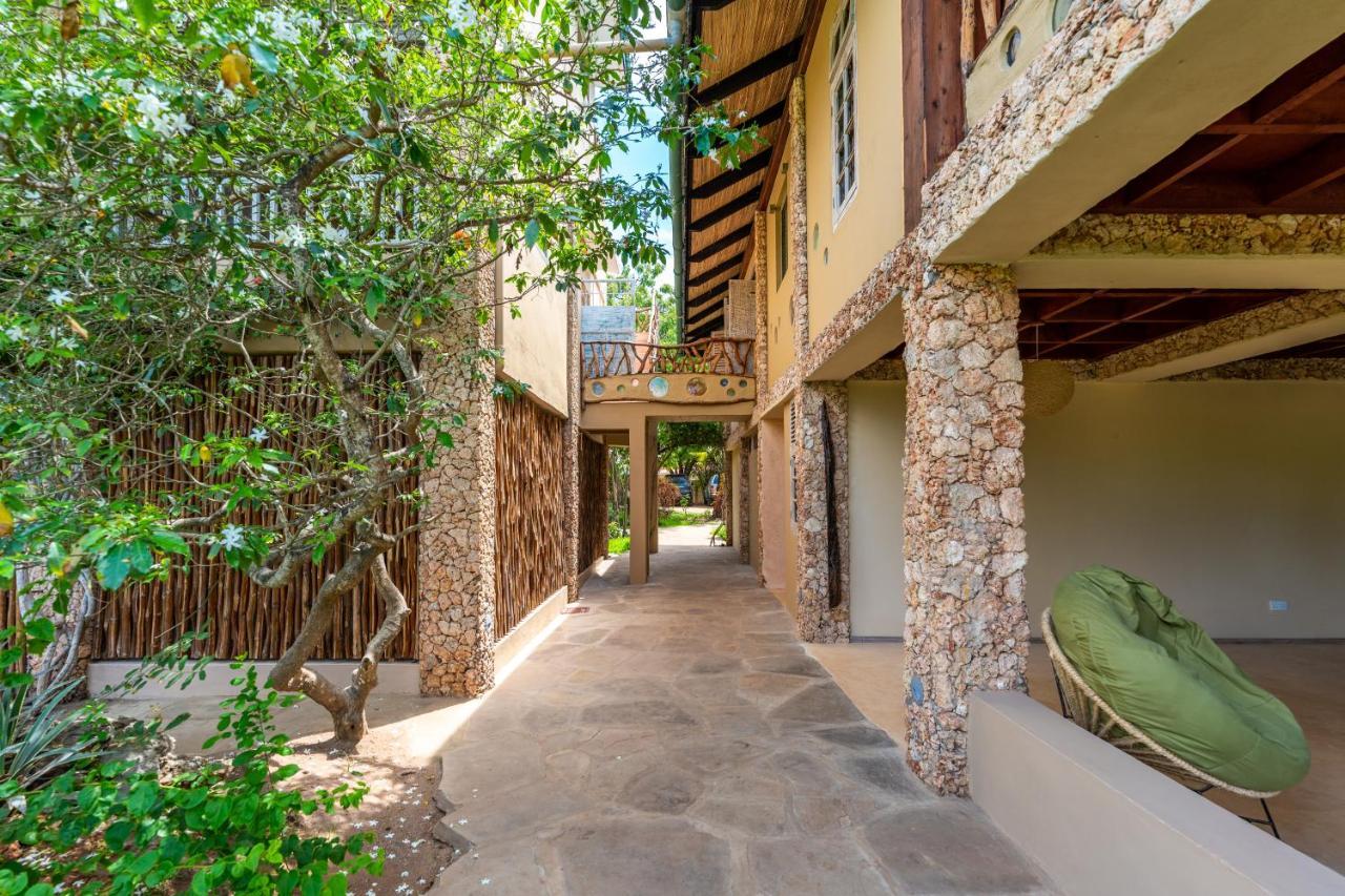 לינה וארוחת בוקר דיאני ביץ' Tombo House מראה חיצוני תמונה