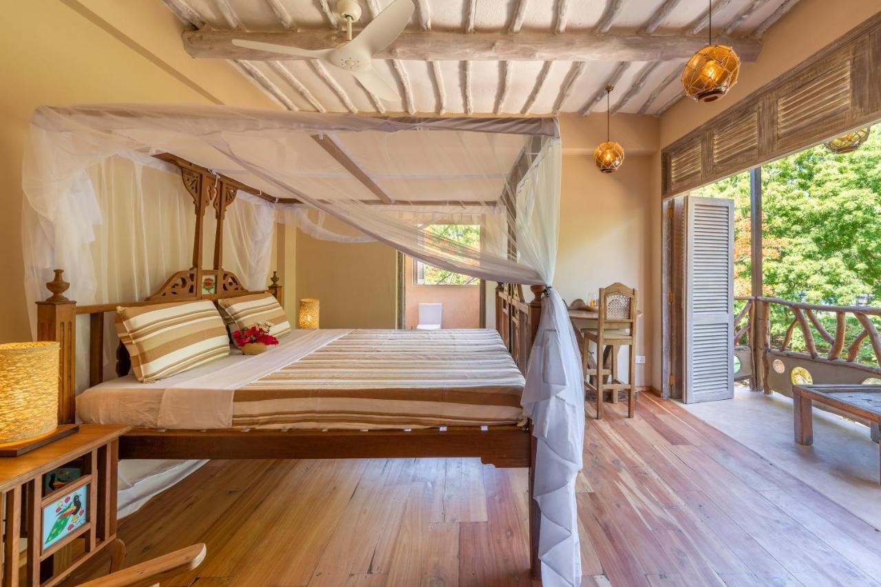 לינה וארוחת בוקר דיאני ביץ' Tombo House מראה חיצוני תמונה