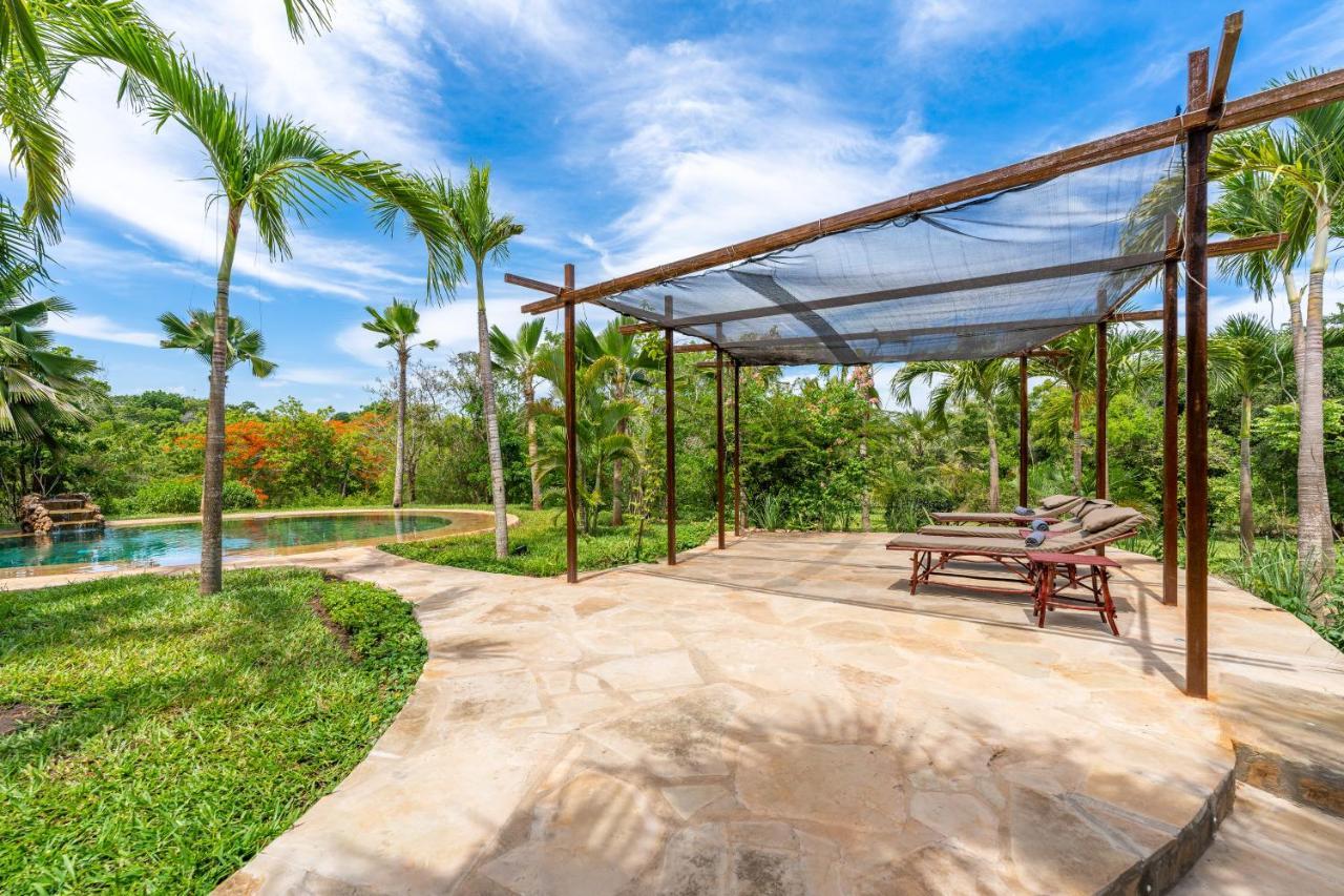 לינה וארוחת בוקר דיאני ביץ' Tombo House מראה חיצוני תמונה