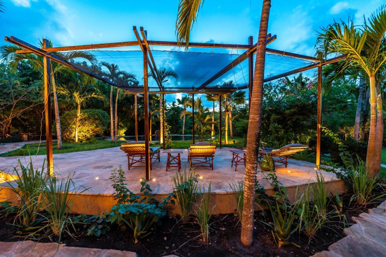 לינה וארוחת בוקר דיאני ביץ' Tombo House מראה חיצוני תמונה