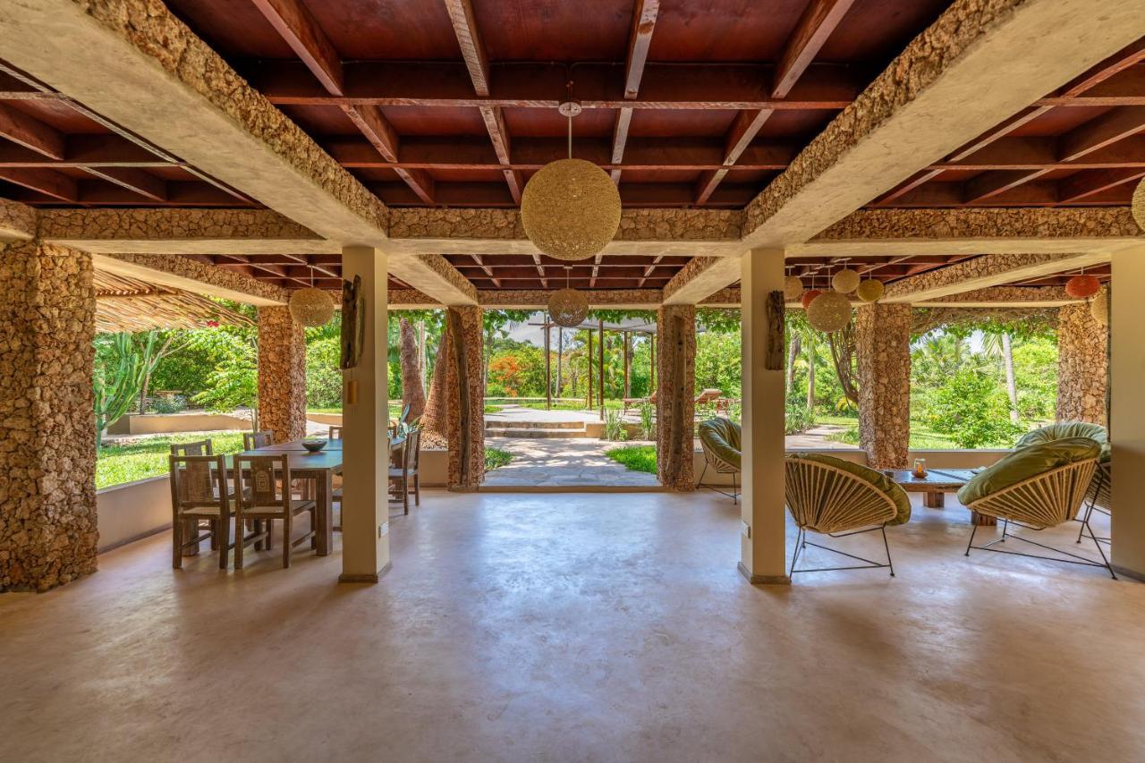 לינה וארוחת בוקר דיאני ביץ' Tombo House מראה חיצוני תמונה