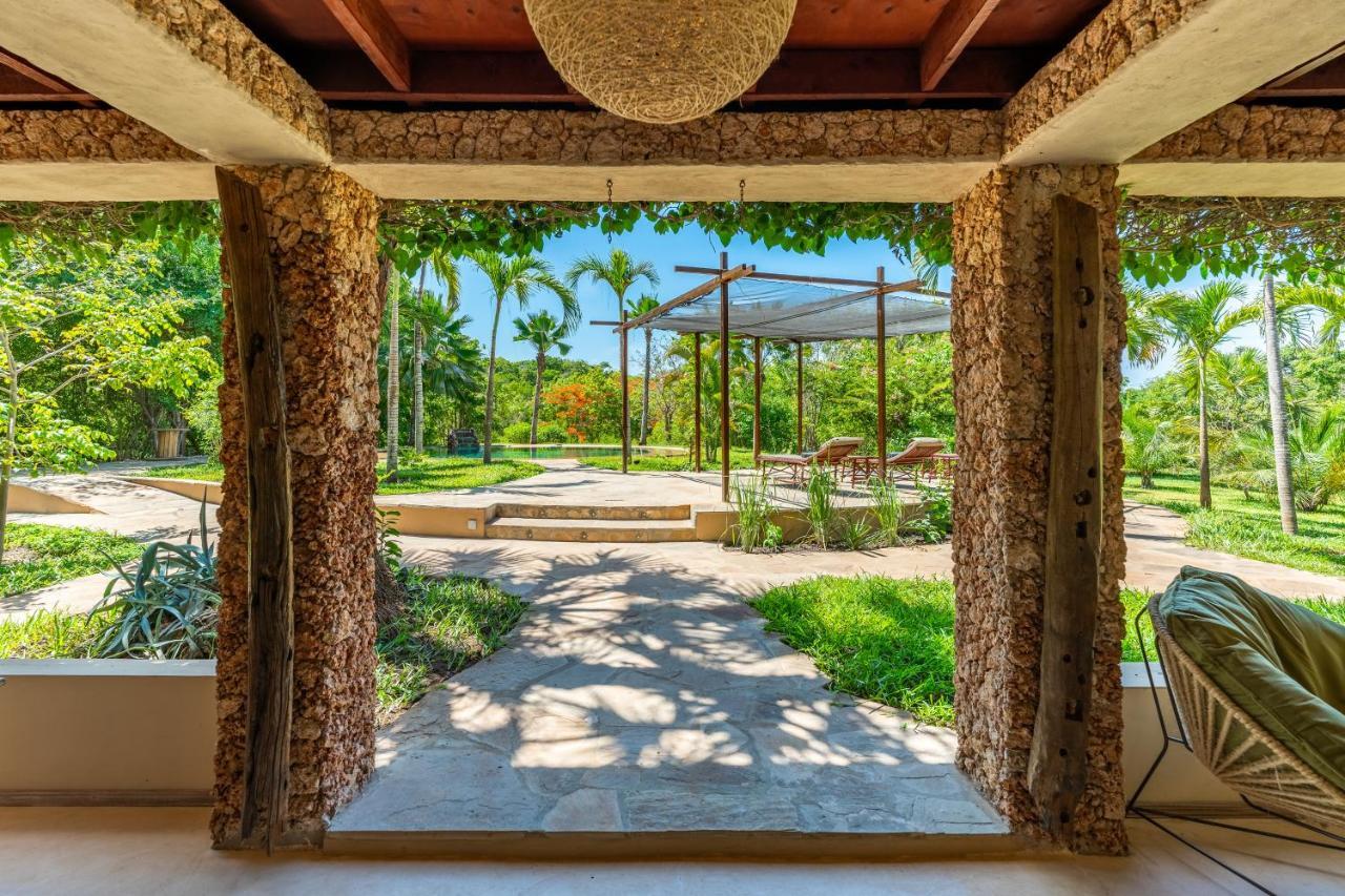לינה וארוחת בוקר דיאני ביץ' Tombo House מראה חיצוני תמונה