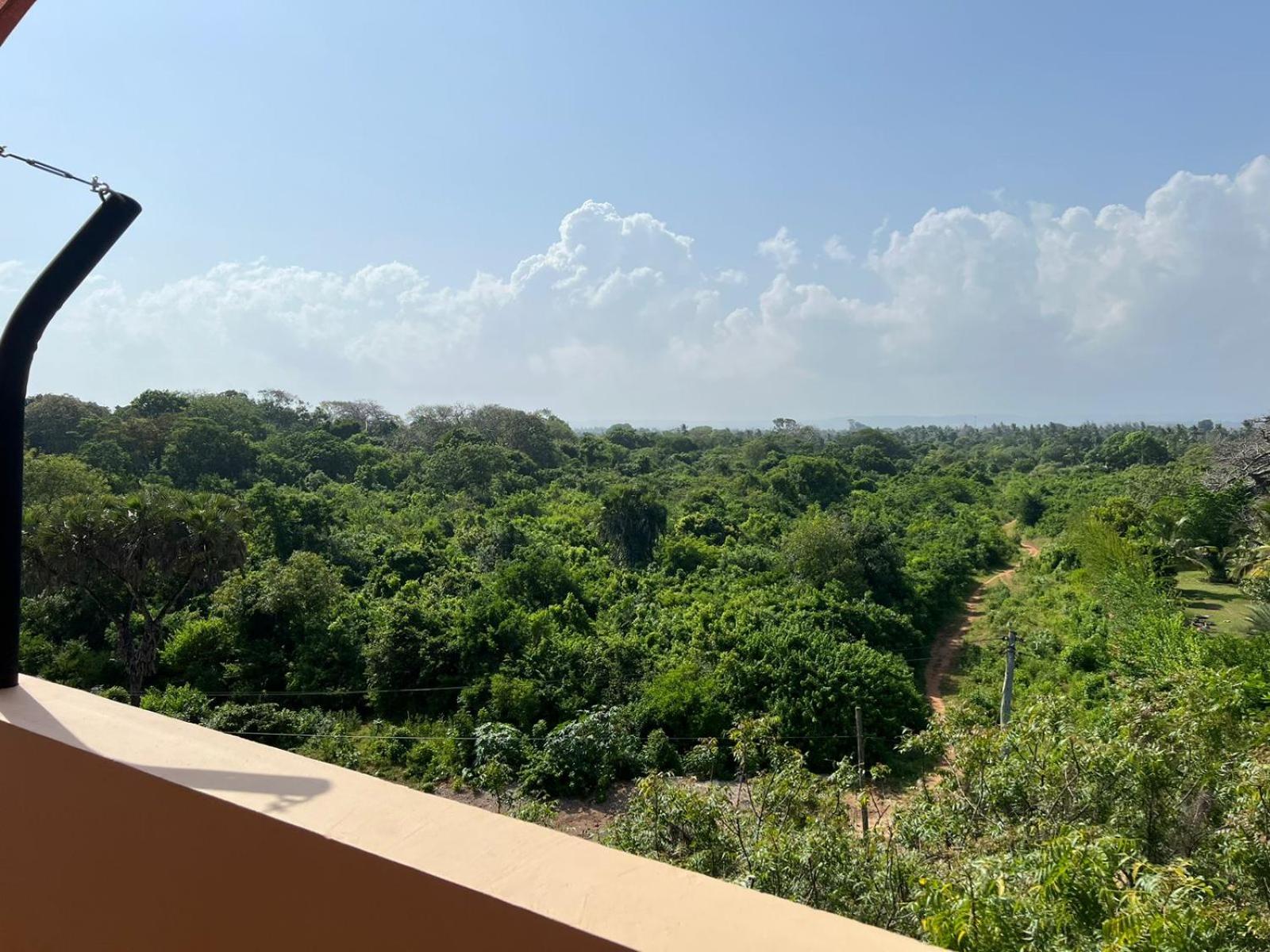 לינה וארוחת בוקר דיאני ביץ' Tombo House מראה חיצוני תמונה